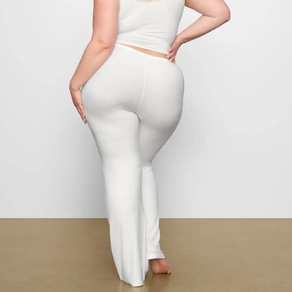 Skims Soft Lounge Lace Pants | Color: Marble | NEW/NWT!!💎💜 - Picture 4 of 8